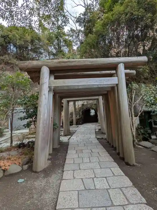銭洗弁財天宇賀福神社(神奈川県)