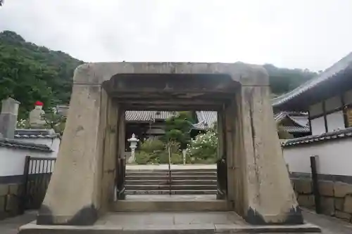持光寺の山門・神門