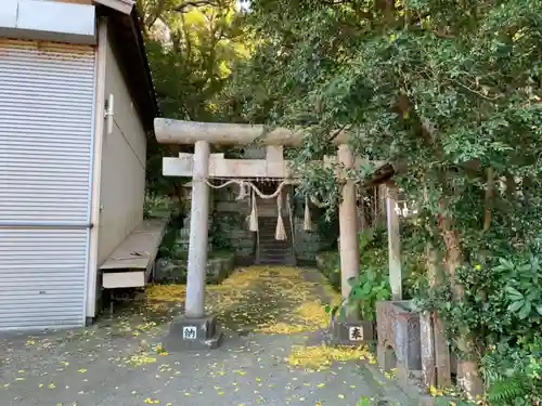 白旗神社の鳥居