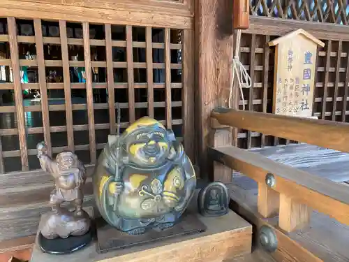 豊国神社の像