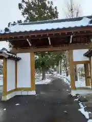 松岩寺の山門