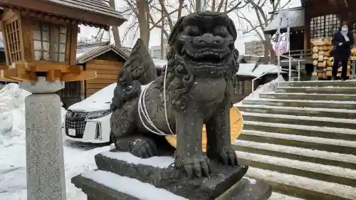 札幌諏訪神社の狛犬