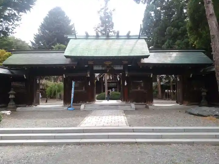 琴似神社の山門・神門