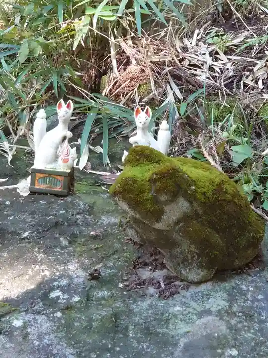 矢背負稲荷神社の狛犬