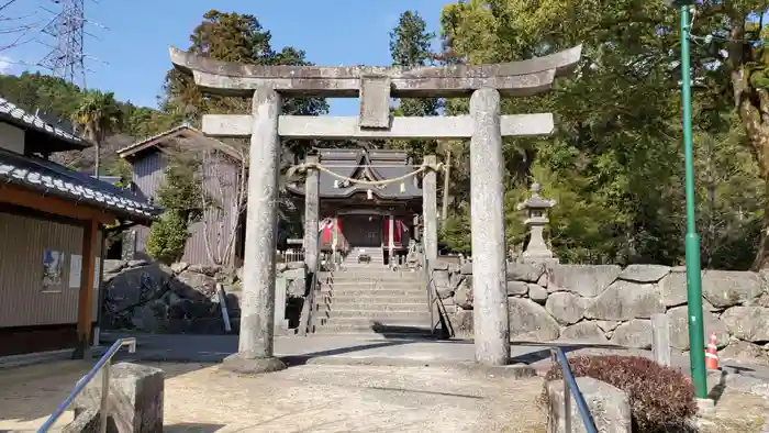 荒穂神社の鳥居