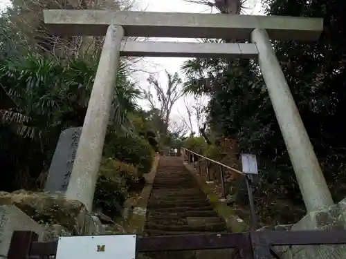 第六天社の鳥居