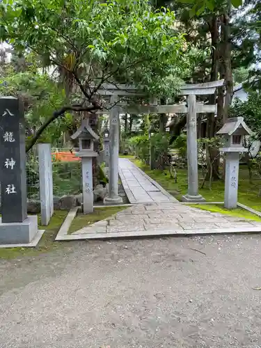 服織神社（真清田神社境内社）の鳥居