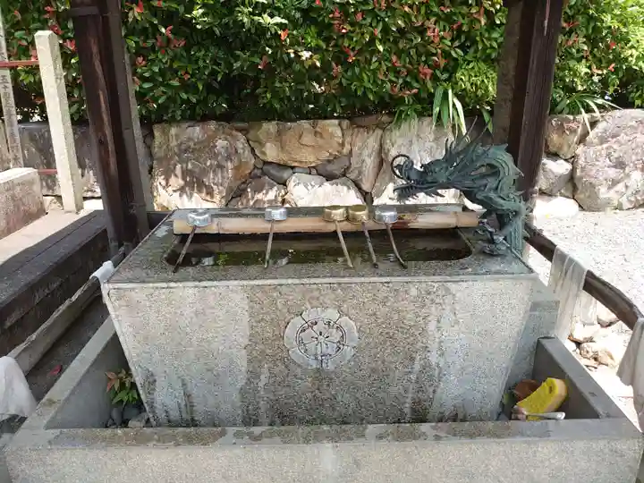 阿弥陀寺の手水舎