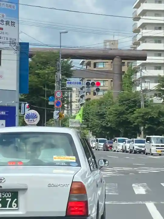 北海道神宮の{uncategorized: "未分類", other: "その他", undefined: "問題あり", building: "その他建物", grave: "お墓", sacred_gate: "鳥居", guardian: "狛犬", statue: "像", buddha: "仏像", history: "歴史", nature: "自然", garden: "庭園", animal: "動物", pagoda: "塔", temizu: "手水舎", mountain_gate: "山門・神門", sanctuary: "本殿・本堂", subordinate: "末社・摂社", art: "芸術", scenery: "景色", jizo: "地蔵", ema: "絵馬", goshuin: "御朱印", omikuji: "おみくじ", items: "授与品その他", amulet: "お守り", goshuincho: "御朱印帳", eats: "食事", festival: "お祭り", votive_dance: "神楽", shichigosan: "七五三参", wedding: "結婚式", experience: "体験その他", initially: "初詣", around: "周辺", anti_infection: "感染症対策"}