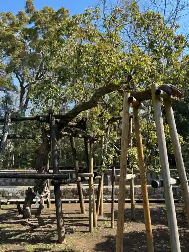 三嶋大社の{uncategorized: "未分類", other: "その他", undefined: "問題あり", building: "その他建物", grave: "お墓", sacred_gate: "鳥居", guardian: "狛犬", statue: "像", buddha: "仏像", history: "歴史", nature: "自然", garden: "庭園", animal: "動物", pagoda: "塔", temizu: "手水舎", mountain_gate: "山門・神門", sanctuary: "本殿・本堂", subordinate: "末社・摂社", art: "芸術", scenery: "景色", jizo: "地蔵", ema: "絵馬", goshuin: "御朱印", omikuji: "おみくじ", items: "授与品その他", amulet: "お守り", goshuincho: "御朱印帳", eats: "食事", festival: "お祭り", votive_dance: "神楽", shichigosan: "七五三参", wedding: "結婚式", experience: "体験その他", initially: "初詣", around: "周辺", anti_infection: "感染症対策"}