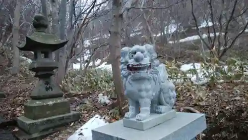 稲荷神社の狛犬