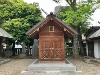 大鳥神社の{uncategorized: "未分類", other: "その他", undefined: "問題あり", building: "その他建物", grave: "お墓", sacred_gate: "鳥居", guardian: "狛犬", statue: "像", buddha: "仏像", history: "歴史", nature: "自然", garden: "庭園", animal: "動物", pagoda: "塔", temizu: "手水舎", mountain_gate: "山門・神門", sanctuary: "本殿・本堂", subordinate: "末社・摂社", art: "芸術", scenery: "景色", jizo: "地蔵", ema: "絵馬", goshuin: "御朱印", omikuji: "おみくじ", items: "授与品その他", amulet: "お守り", goshuincho: "御朱印帳", eats: "食事", festival: "お祭り", votive_dance: "神楽", shichigosan: "七五三参", wedding: "結婚式", experience: "体験その他", initially: "初詣", around: "周辺", anti_infection: "感染症対策"}