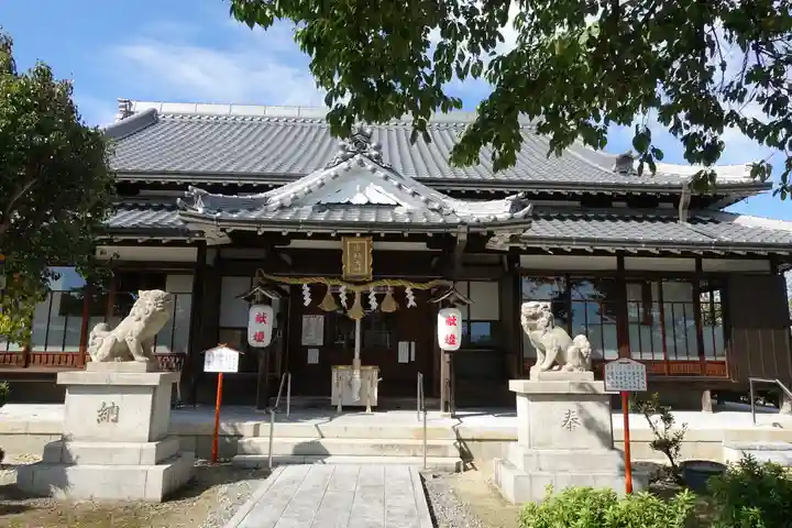 市軸稲荷神社の本殿・本堂