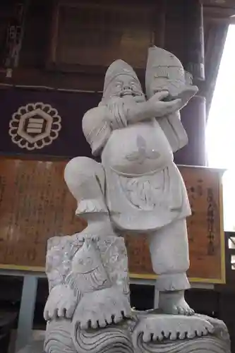 高崎神社の像