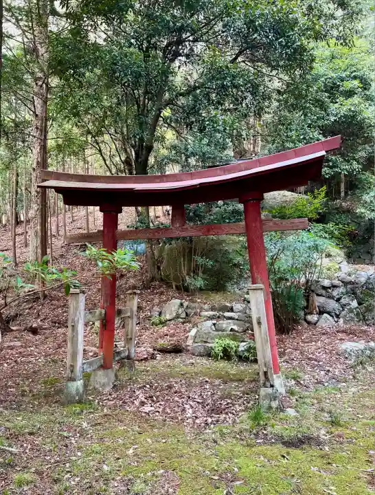 開道石割稲荷神社(山梨県)