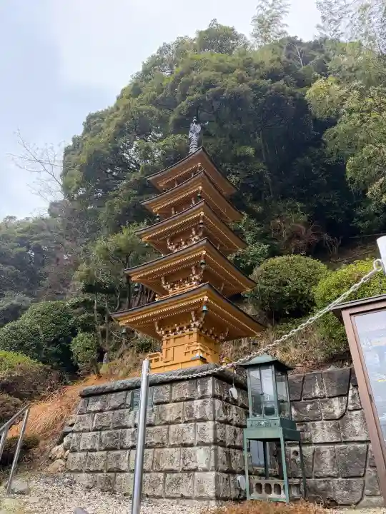 金前寺の{uncategorized: "未分類", other: "その他", undefined: "問題あり", building: "その他建物", grave: "お墓", sacred_gate: "鳥居", guardian: "狛犬", statue: "像", buddha: "仏像", history: "歴史", nature: "自然", garden: "庭園", animal: "動物", pagoda: "塔", temizu: "手水舎", mountain_gate: "山門・神門", sanctuary: "本殿・本堂", subordinate: "末社・摂社", art: "芸術", scenery: "景色", jizo: "地蔵", ema: "絵馬", goshuin: "御朱印", omikuji: "おみくじ", items: "授与品その他", amulet: "お守り", goshuincho: "御朱印帳", eats: "食事", festival: "お祭り", votive_dance: "神楽", shichigosan: "七五三参", wedding: "結婚式", experience: "体験その他", initially: "初詣", around: "周辺", anti_infection: "感染症対策"}
