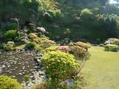 仏行寺（佛行寺）の庭園