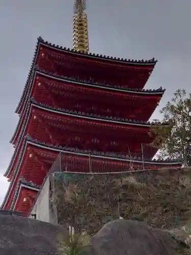 総本山　本福寺の塔