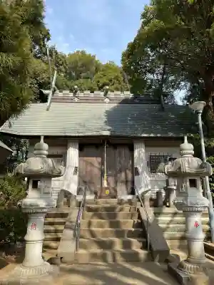 岸根杉山神社の{uncategorized: "未分類", other: "その他", undefined: "問題あり", building: "その他建物", grave: "お墓", sacred_gate: "鳥居", guardian: "狛犬", statue: "像", buddha: "仏像", history: "歴史", nature: "自然", garden: "庭園", animal: "動物", pagoda: "塔", temizu: "手水舎", mountain_gate: "山門・神門", sanctuary: "本殿・本堂", subordinate: "末社・摂社", art: "芸術", scenery: "景色", jizo: "地蔵", ema: "絵馬", goshuin: "御朱印", omikuji: "おみくじ", items: "授与品その他", amulet: "お守り", goshuincho: "御朱印帳", eats: "食事", festival: "お祭り", votive_dance: "神楽", shichigosan: "七五三参", wedding: "結婚式", experience: "体験その他", initially: "初詣", around: "周辺", anti_infection: "感染症対策"}