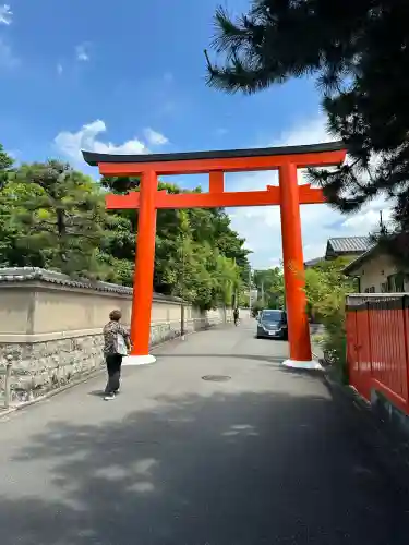賀茂御祖神社（下鴨神社）の{uncategorized: "未分類", other: "その他", undefined: "問題あり", building: "その他建物", grave: "お墓", sacred_gate: "鳥居", guardian: "狛犬", statue: "像", buddha: "仏像", history: "歴史", nature: "自然", garden: "庭園", animal: "動物", pagoda: "塔", temizu: "手水舎", mountain_gate: "山門・神門", sanctuary: "本殿・本堂", subordinate: "末社・摂社", art: "芸術", scenery: "景色", jizo: "地蔵", ema: "絵馬", goshuin: "御朱印", omikuji: "おみくじ", items: "授与品その他", amulet: "お守り", goshuincho: "御朱印帳", eats: "食事", festival: "お祭り", votive_dance: "神楽", shichigosan: "七五三参", wedding: "結婚式", experience: "体験その他", initially: "初詣", around: "周辺", anti_infection: "感染症対策"}