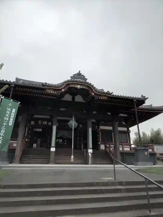 慈恩寺の本殿・本堂