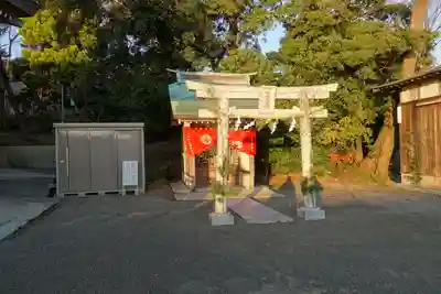 石屋神社の末社・摂社