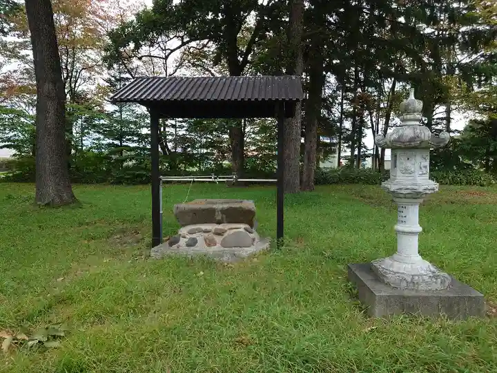 屈足神社の手水舎