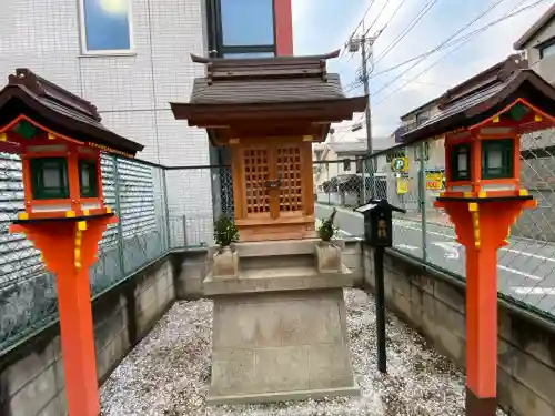 稲荷大神の{uncategorized: "未分類", other: "その他", undefined: "問題あり", building: "その他建物", grave: "お墓", sacred_gate: "鳥居", guardian: "狛犬", statue: "像", buddha: "仏像", history: "歴史", nature: "自然", garden: "庭園", animal: "動物", pagoda: "塔", temizu: "手水舎", mountain_gate: "山門・神門", sanctuary: "本殿・本堂", subordinate: "末社・摂社", art: "芸術", scenery: "景色", jizo: "地蔵", ema: "絵馬", goshuin: "御朱印", omikuji: "おみくじ", items: "授与品その他", amulet: "お守り", goshuincho: "御朱印帳", eats: "食事", festival: "お祭り", votive_dance: "神楽", shichigosan: "七五三参", wedding: "結婚式", experience: "体験その他", initially: "初詣", around: "周辺", anti_infection: "感染症対策"}