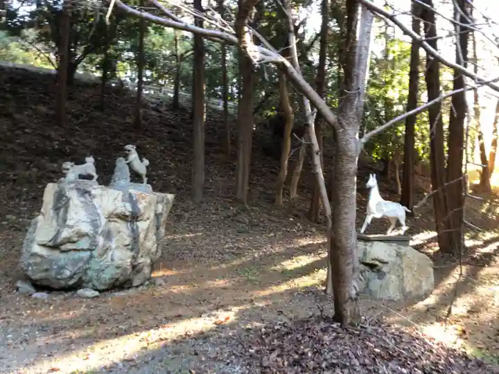 中臣印達神社の狛犬