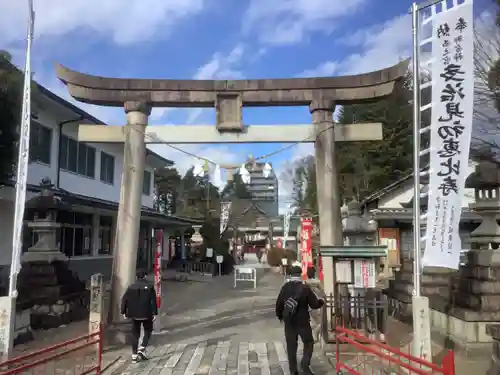 新羅神社の鳥居