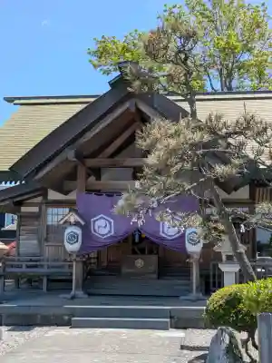 亀田龍神社の{uncategorized: "未分類", other: "その他", undefined: "問題あり", building: "その他建物", grave: "お墓", sacred_gate: "鳥居", guardian: "狛犬", statue: "像", buddha: "仏像", history: "歴史", nature: "自然", garden: "庭園", animal: "動物", pagoda: "塔", temizu: "手水舎", mountain_gate: "山門・神門", sanctuary: "本殿・本堂", subordinate: "末社・摂社", art: "芸術", scenery: "景色", jizo: "地蔵", ema: "絵馬", goshuin: "御朱印", omikuji: "おみくじ", items: "授与品その他", amulet: "お守り", goshuincho: "御朱印帳", eats: "食事", festival: "お祭り", votive_dance: "神楽", shichigosan: "七五三参", wedding: "結婚式", experience: "体験その他", initially: "初詣", around: "周辺", anti_infection: "感染症対策"}