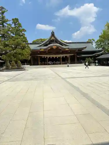 寒川神社の{uncategorized: "未分類", other: "その他", undefined: "問題あり", building: "その他建物", grave: "お墓", sacred_gate: "鳥居", guardian: "狛犬", statue: "像", buddha: "仏像", history: "歴史", nature: "自然", garden: "庭園", animal: "動物", pagoda: "塔", temizu: "手水舎", mountain_gate: "山門・神門", sanctuary: "本殿・本堂", subordinate: "末社・摂社", art: "芸術", scenery: "景色", jizo: "地蔵", ema: "絵馬", goshuin: "御朱印", omikuji: "おみくじ", items: "授与品その他", amulet: "お守り", goshuincho: "御朱印帳", eats: "食事", festival: "お祭り", votive_dance: "神楽", shichigosan: "七五三参", wedding: "結婚式", experience: "体験その他", initially: "初詣", around: "周辺", anti_infection: "感染症対策"}