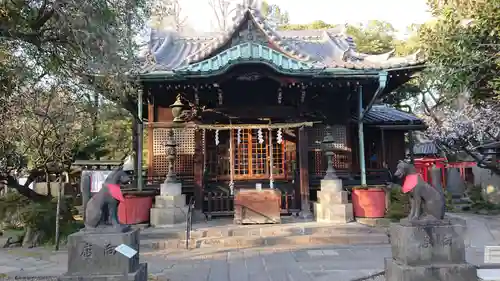 三囲神社の本殿・本堂