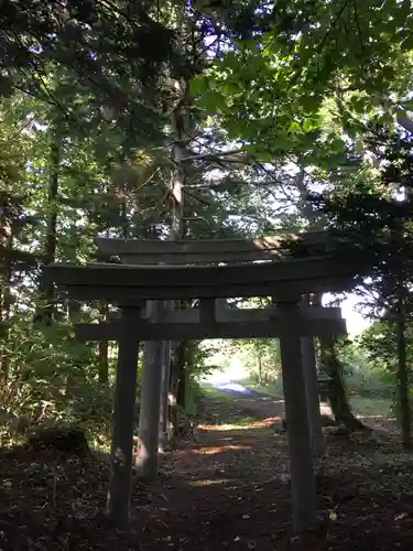 権現山内浦神社の鳥居