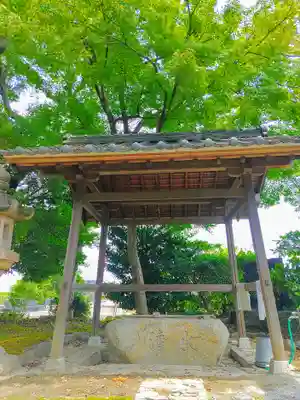 八幡社(西)の手水舎