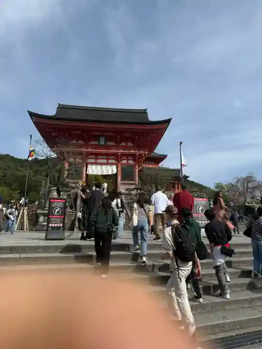 清水寺の{uncategorized: "未分類", other: "その他", undefined: "問題あり", building: "その他建物", grave: "お墓", sacred_gate: "鳥居", guardian: "狛犬", statue: "像", buddha: "仏像", history: "歴史", nature: "自然", garden: "庭園", animal: "動物", pagoda: "塔", temizu: "手水舎", mountain_gate: "山門・神門", sanctuary: "本殿・本堂", subordinate: "末社・摂社", art: "芸術", scenery: "景色", jizo: "地蔵", ema: "絵馬", goshuin: "御朱印", omikuji: "おみくじ", items: "授与品その他", amulet: "お守り", goshuincho: "御朱印帳", eats: "食事", festival: "お祭り", votive_dance: "神楽", shichigosan: "七五三参", wedding: "結婚式", experience: "体験その他", initially: "初詣", around: "周辺", anti_infection: "感染症対策"}