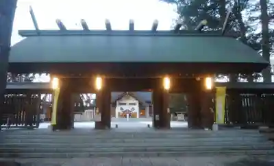 帯廣神社の山門・神門