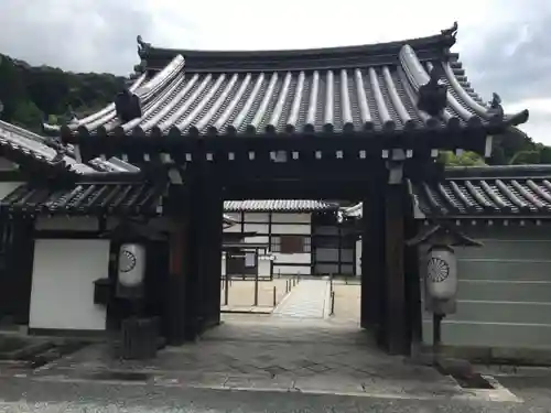 御寺 泉涌寺の山門・神門