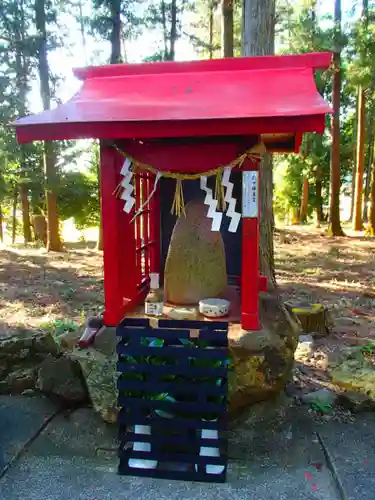 伊波乃西神社の末社