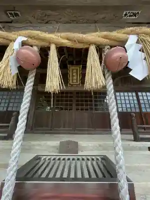 鹿嶋神社の{uncategorized: "未分類", other: "その他", undefined: "問題あり", building: "その他建物", grave: "お墓", sacred_gate: "鳥居", guardian: "狛犬", statue: "像", buddha: "仏像", history: "歴史", nature: "自然", garden: "庭園", animal: "動物", pagoda: "塔", temizu: "手水舎", mountain_gate: "山門・神門", sanctuary: "本殿・本堂", subordinate: "末社・摂社", art: "芸術", scenery: "景色", jizo: "地蔵", ema: "絵馬", goshuin: "御朱印", omikuji: "おみくじ", items: "授与品その他", amulet: "お守り", goshuincho: "御朱印帳", eats: "食事", festival: "お祭り", votive_dance: "神楽", shichigosan: "七五三参", wedding: "結婚式", experience: "体験その他", initially: "初詣", around: "周辺", anti_infection: "感染症対策"}