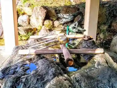 八柱社の手水舎