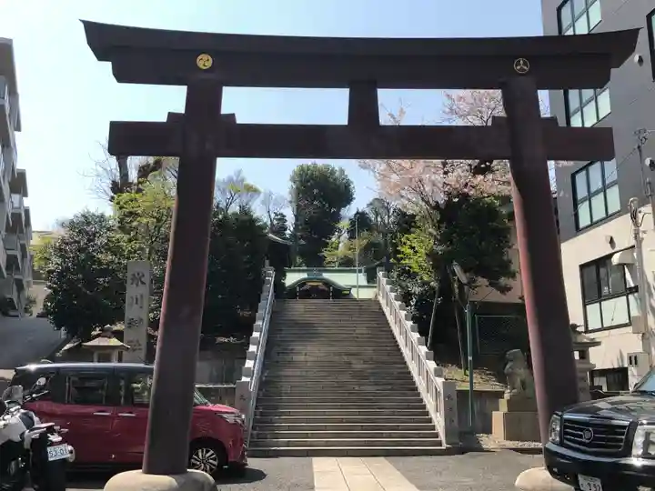 白金氷川神社の鳥居