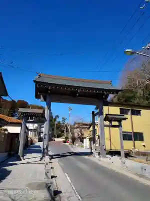 東勝寺宗吾霊堂の山門・神門