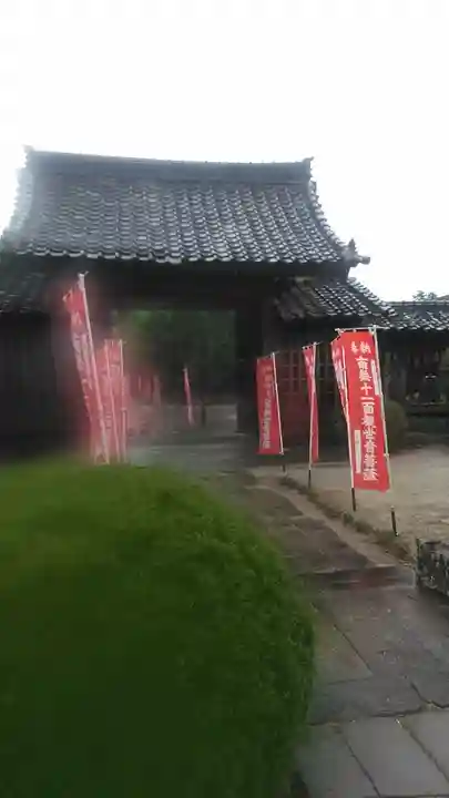 観音寺の山門・神門
