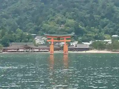 厳島神社の鳥居