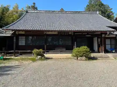 善光寺の{uncategorized: "未分類", other: "その他", undefined: "問題あり", building: "その他建物", grave: "お墓", sacred_gate: "鳥居", guardian: "狛犬", statue: "像", buddha: "仏像", history: "歴史", nature: "自然", garden: "庭園", animal: "動物", pagoda: "塔", temizu: "手水舎", mountain_gate: "山門・神門", sanctuary: "本殿・本堂", subordinate: "末社・摂社", art: "芸術", scenery: "景色", jizo: "地蔵", ema: "絵馬", goshuin: "御朱印", omikuji: "おみくじ", items: "授与品その他", amulet: "お守り", goshuincho: "御朱印帳", eats: "食事", festival: "お祭り", votive_dance: "神楽", shichigosan: "七五三参", wedding: "結婚式", experience: "体験その他", initially: "初詣", around: "周辺", anti_infection: "感染症対策"}