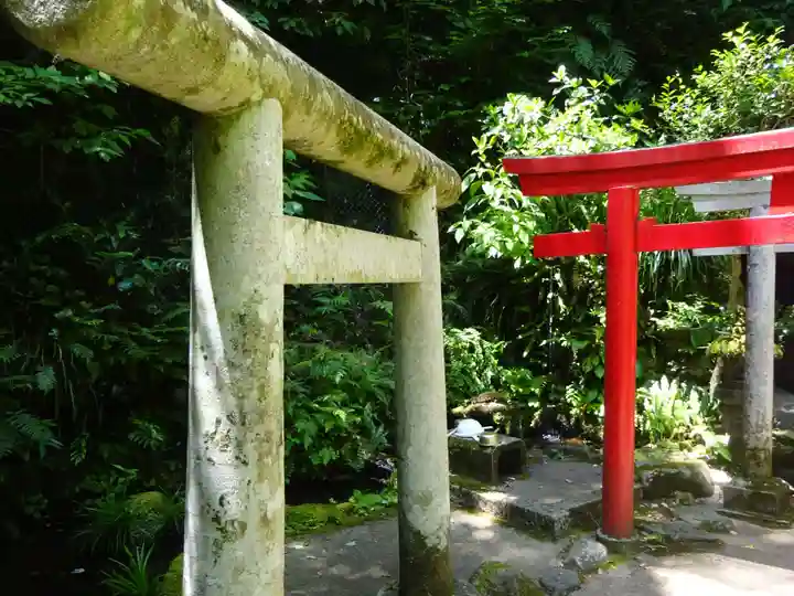 深澤銭洗弁財天の鳥居