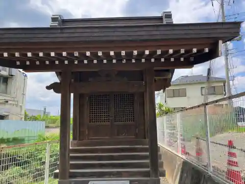久保ヶ谷戸稲荷神社の{uncategorized: "未分類", other: "その他", undefined: "問題あり", building: "その他建物", grave: "お墓", sacred_gate: "鳥居", guardian: "狛犬", statue: "像", buddha: "仏像", history: "歴史", nature: "自然", garden: "庭園", animal: "動物", pagoda: "塔", temizu: "手水舎", mountain_gate: "山門・神門", sanctuary: "本殿・本堂", subordinate: "末社・摂社", art: "芸術", scenery: "景色", jizo: "地蔵", ema: "絵馬", goshuin: "御朱印", omikuji: "おみくじ", items: "授与品その他", amulet: "お守り", goshuincho: "御朱印帳", eats: "食事", festival: "お祭り", votive_dance: "神楽", shichigosan: "七五三参", wedding: "結婚式", experience: "体験その他", initially: "初詣", around: "周辺", anti_infection: "感染症対策"}
