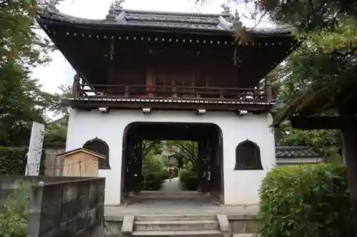 元慶寺の山門