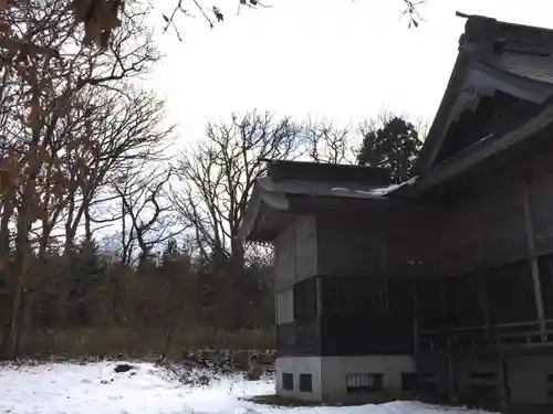 権現山内浦神社の本殿